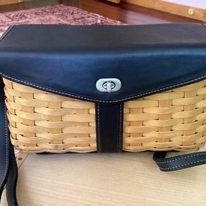 Crossbody basket bag